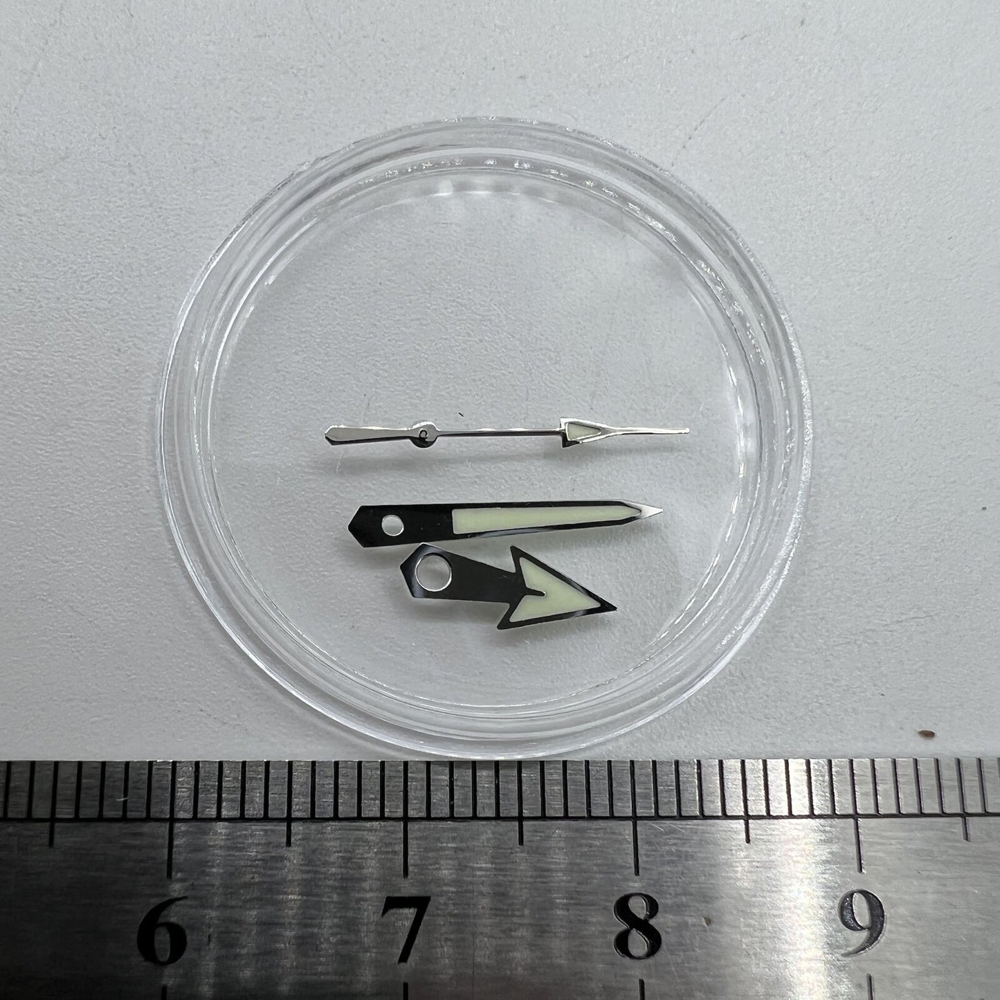Uhrzeiger, grüne Leuchtmasse, Pfeilform, silberner Rand, 12 mm, für Miyota NH35/NH36/NH38