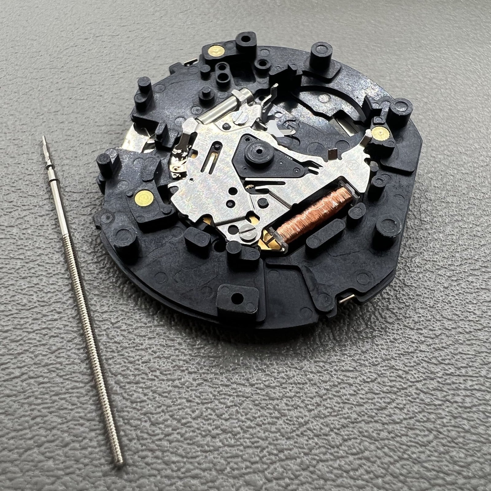 Japan Hattori Epson VX7RE quartz watch movement for precise timekeeping and durability