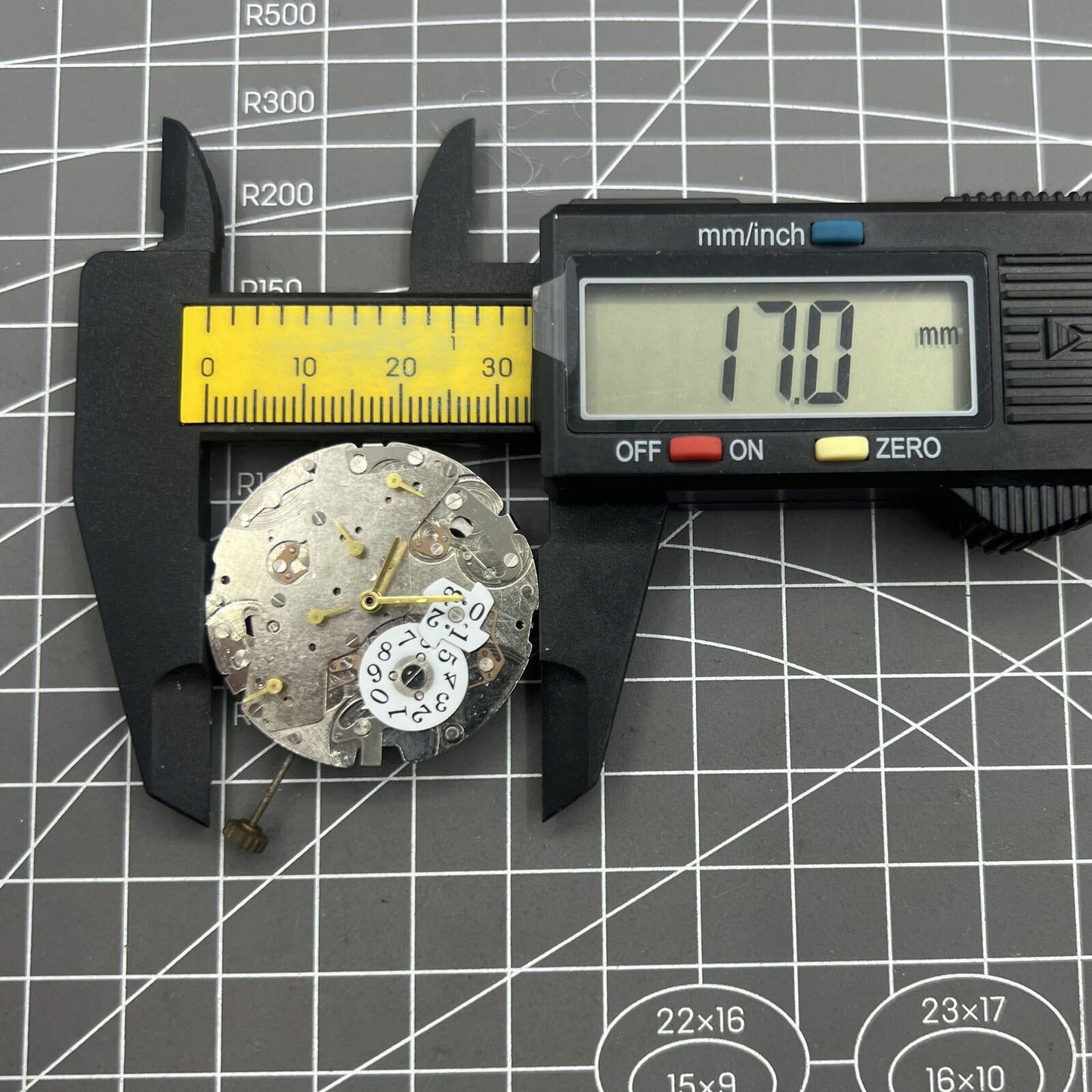Shanghai Automatisches mechanisches Uhrwerk, hergestellt in China, R21