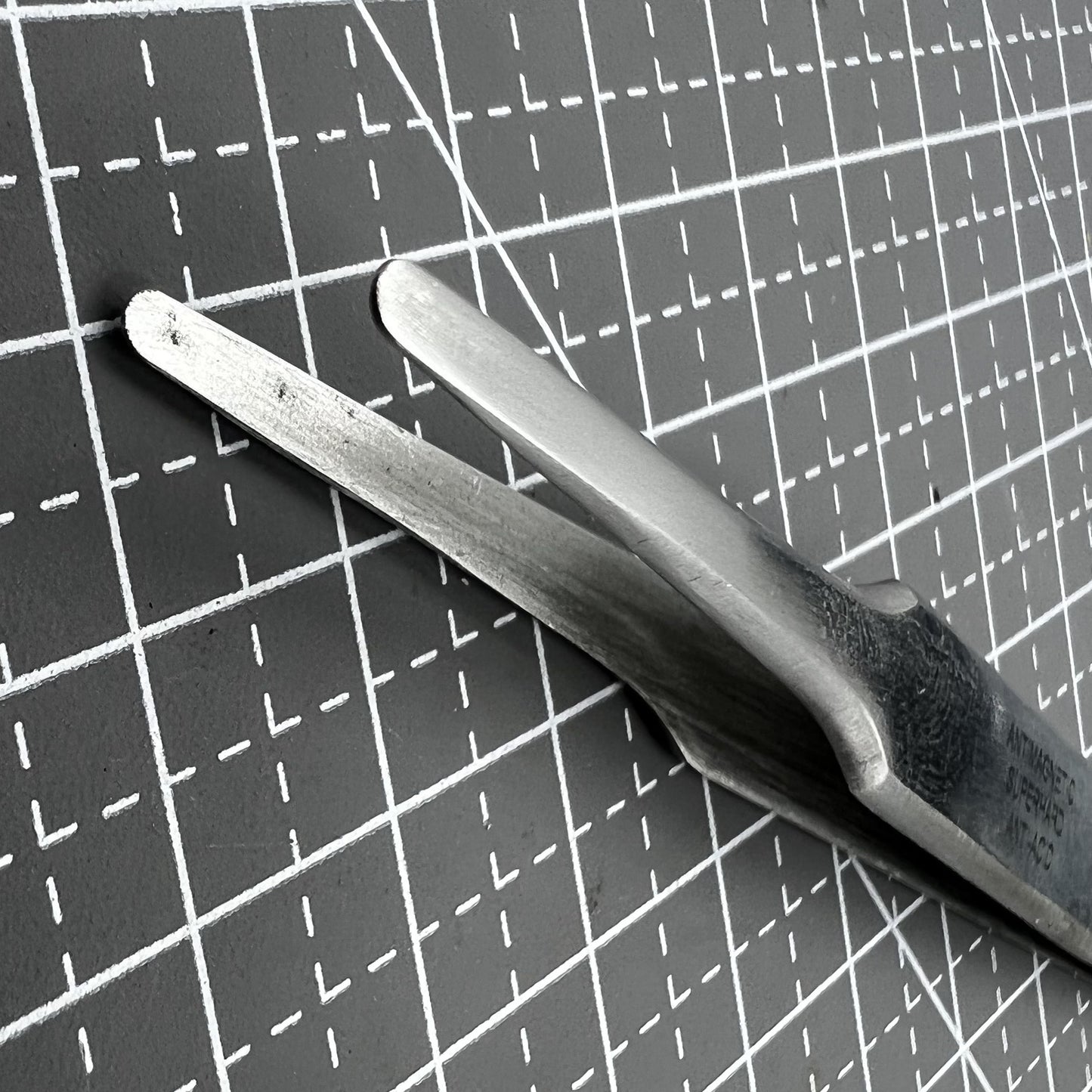 ST13 Antimagnetic Tweezer, superhard stainless steel for precise, acid-resistant watch repairs