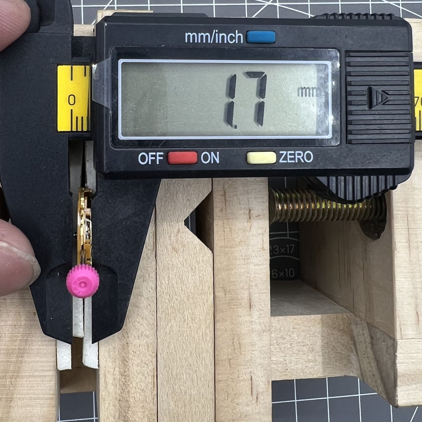 Miyota 9T13 Date at 3 Quartz Movement