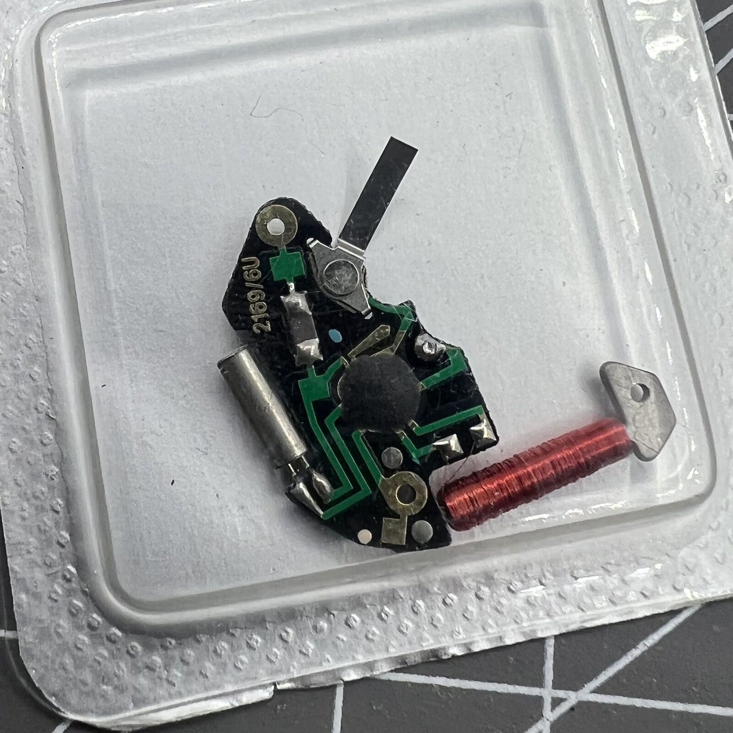 Circuit imprimé de fabrication suisse pour montre à mouvement à quartz ISA 1198