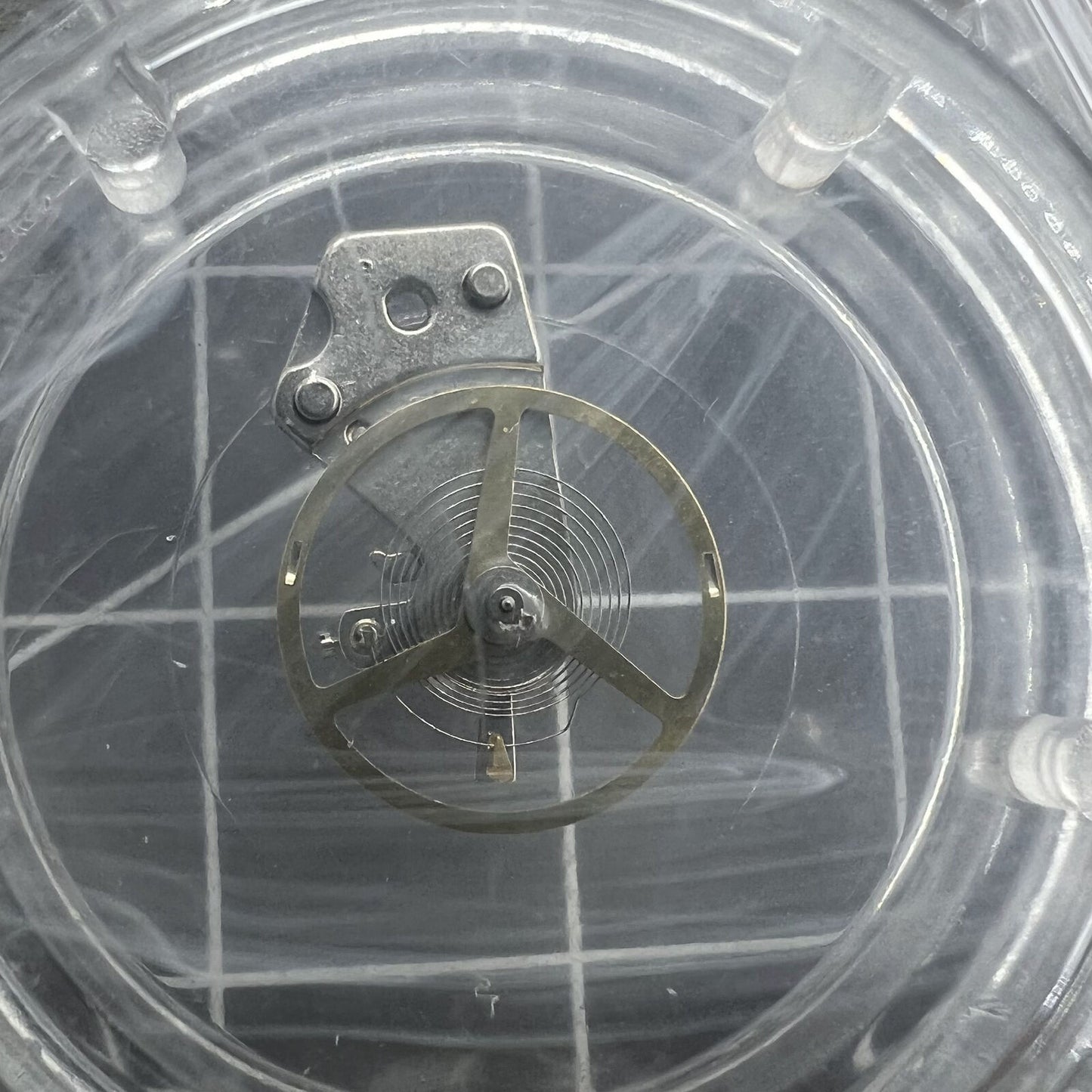 Balance wheel with splint for Dandong 7750 movement, 28800 frequency, precision watch accessory.