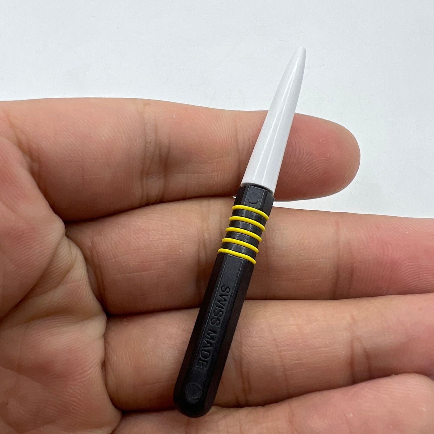 Bergeon 7013-J yellow metal dip oiler for precision watch oiling and grease application.