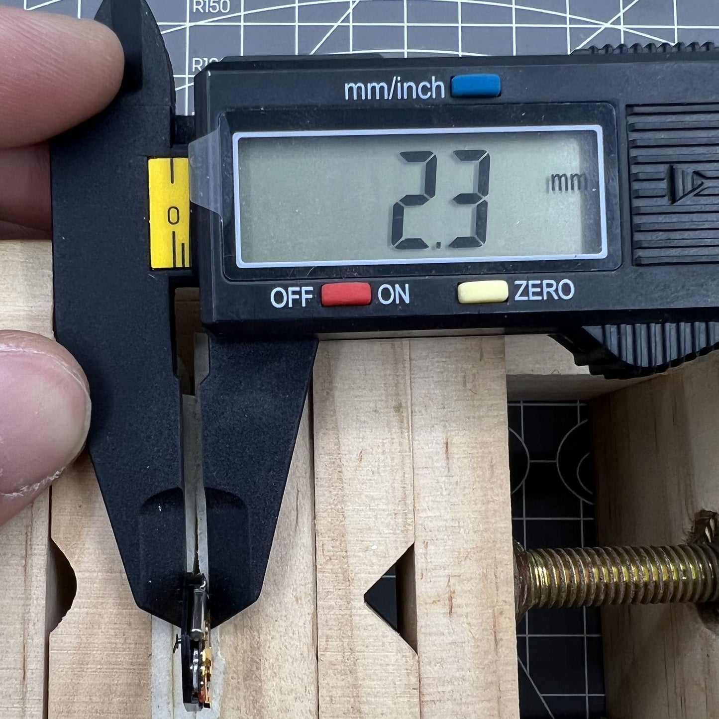 ISA Swiss Uhr Modell K62 Quarzwerk 2 Zeiger