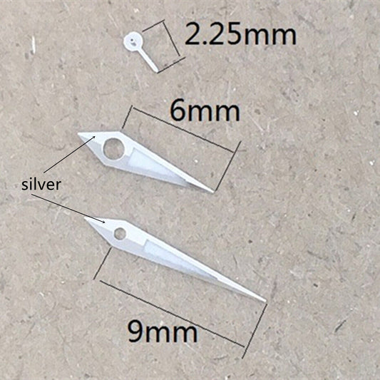 1. Green luminous watch hands with silver trim for Miyota 1L45 quartz movement, ideal for precise timekeeping.