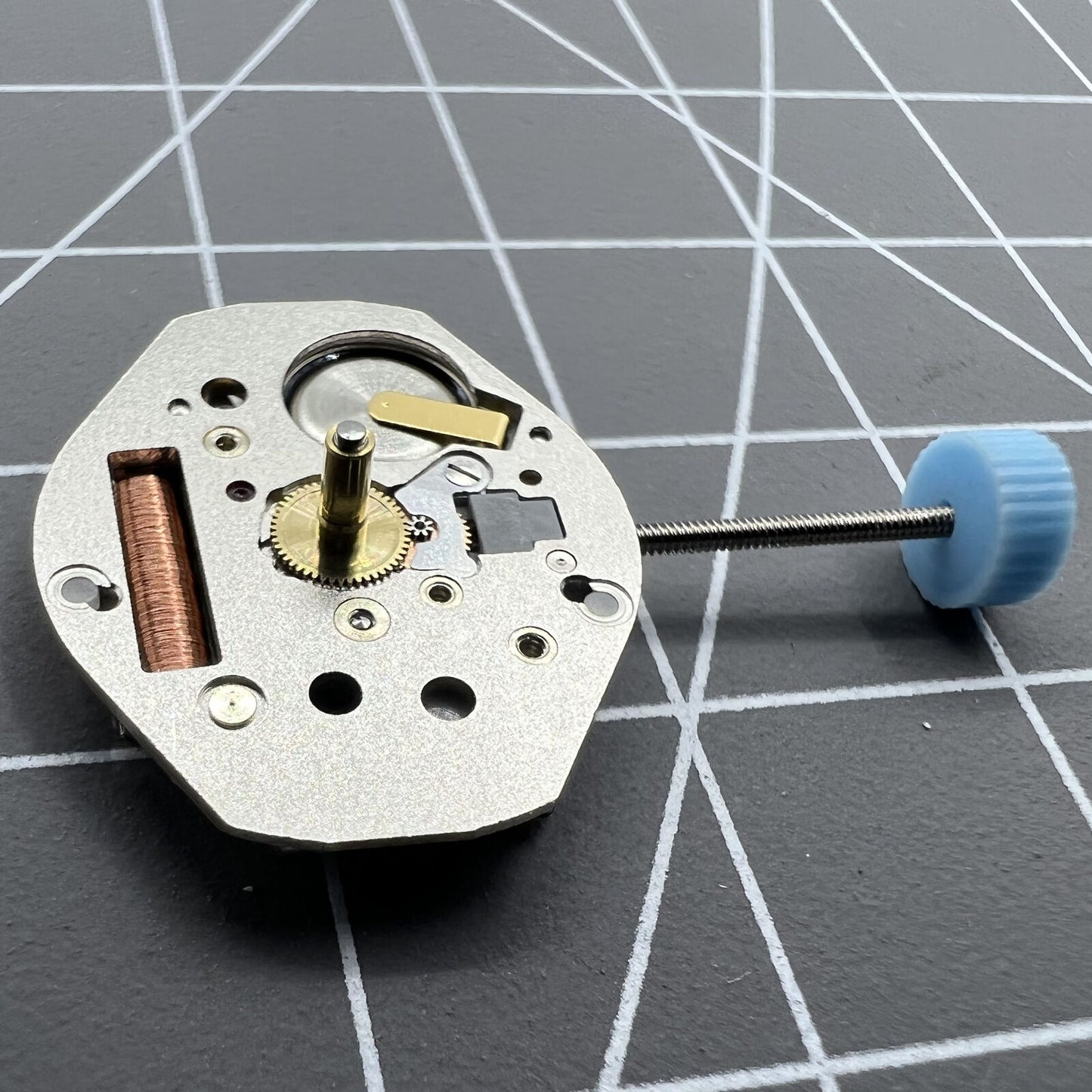 Swiss H5 Ronda 762 quartz watch movement with high canon pinion, 5.8mm, precision timepiece component.