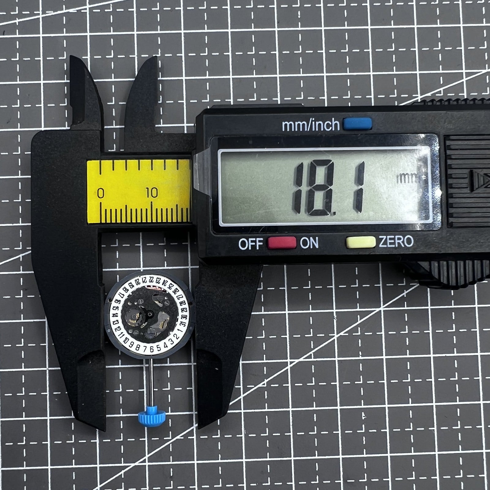 Miyota 6L12 quartz watch movement with date at 6, precise replacement for single calendar watches.