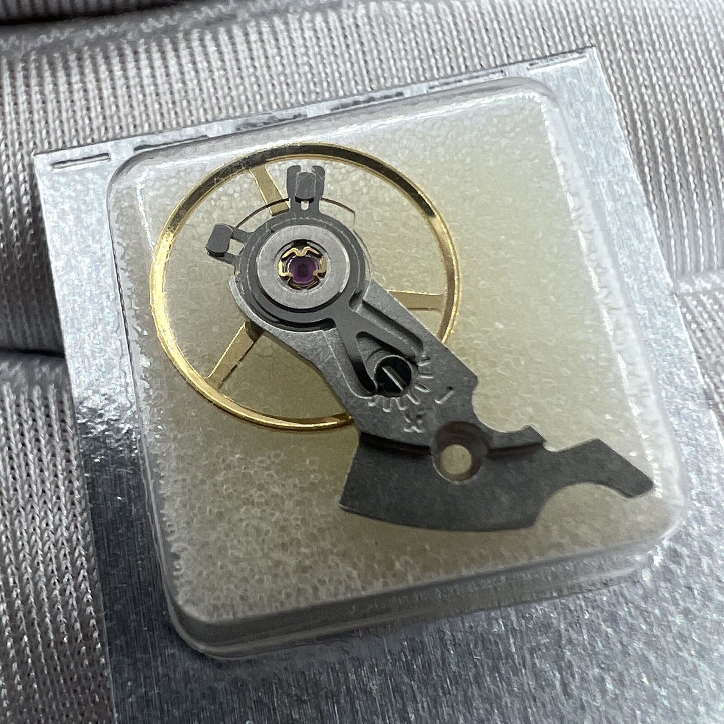 Silver watch splint for Seagull & ETA 2824, 2836, 2834 movements, durable replacement part.
