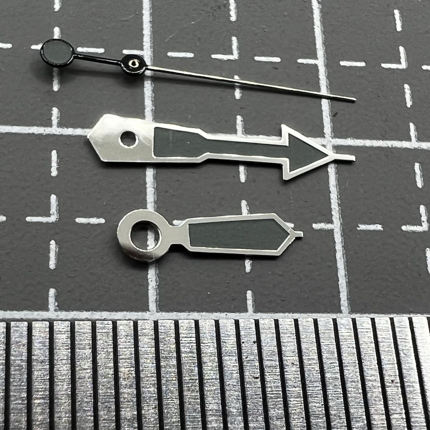 Aiguilles de montre luminescentes vertes argentées de 12,5 mm pour mouvement Seiko NH35 NH36 7S26