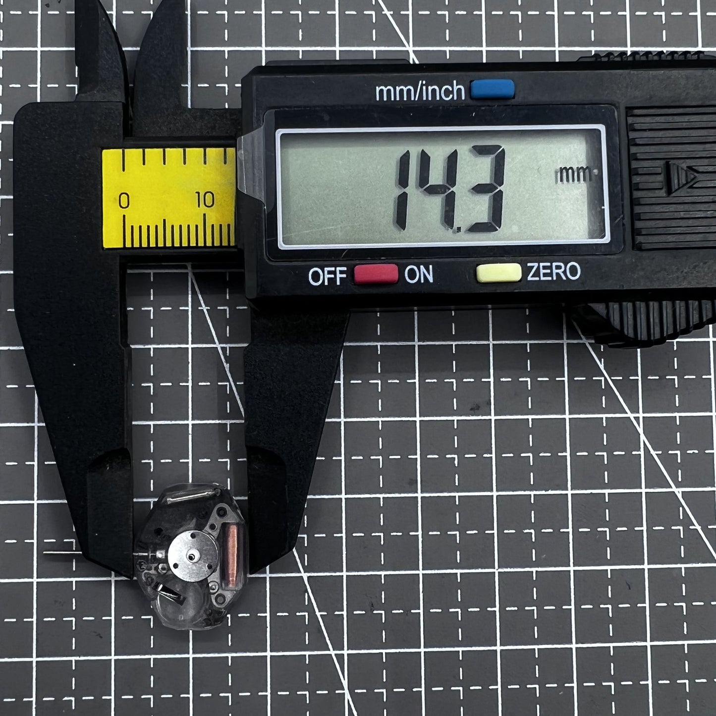 2 PIECES Z618 Quartz Movement 3 Hands Replacement Part
