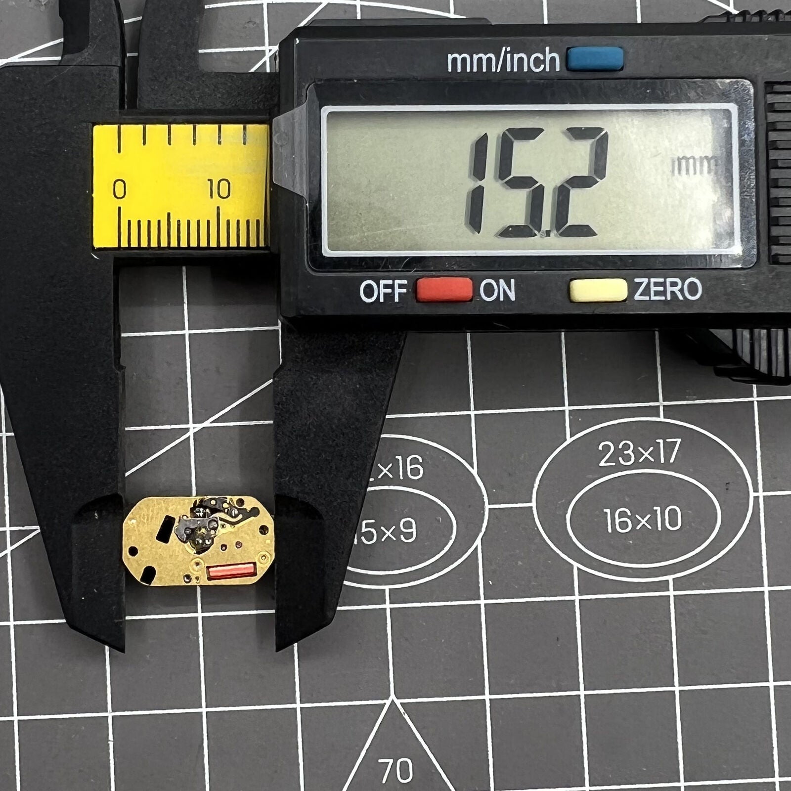 ETA 280.002 Swiss Made quartz watch movement with 2 hands, precise and reliable mechanism by ETA.