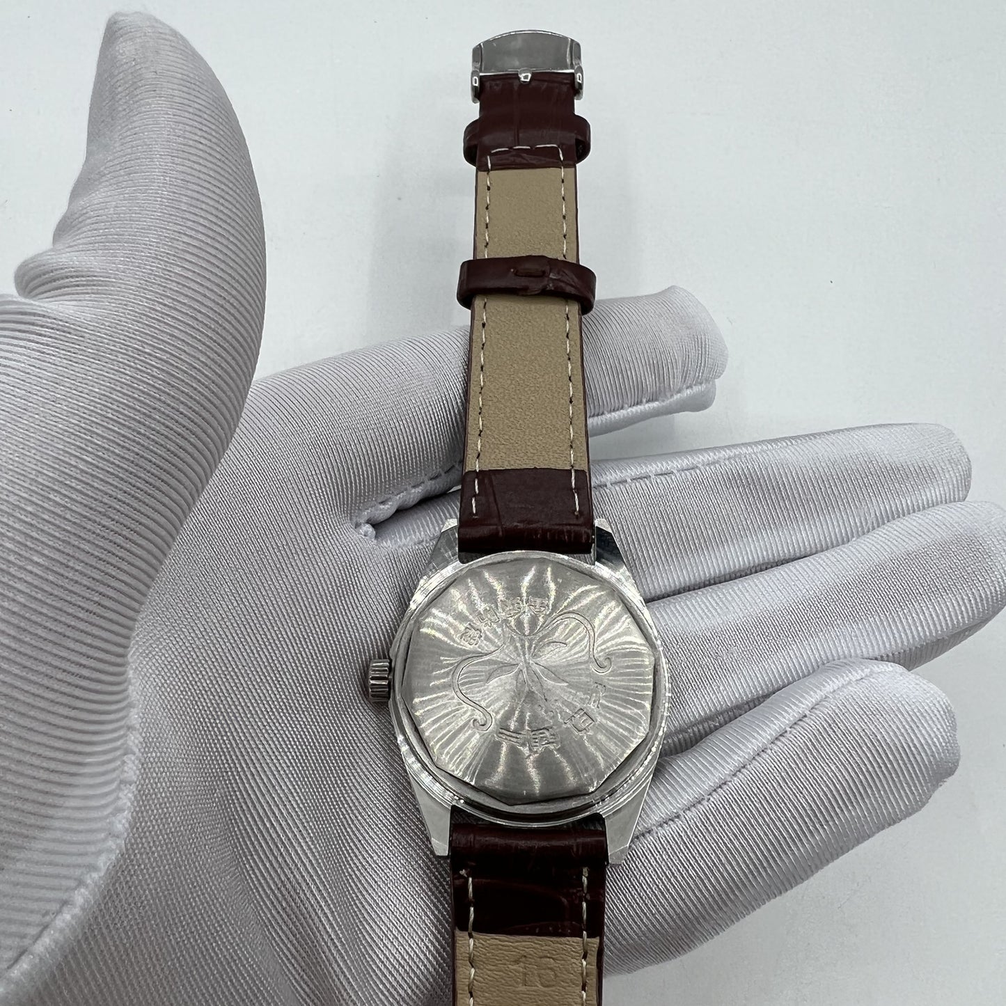 HONGLIAN 32mm manual mechanical watch with 17 jewels, Roman numerals, elegant classic design for formal wear.