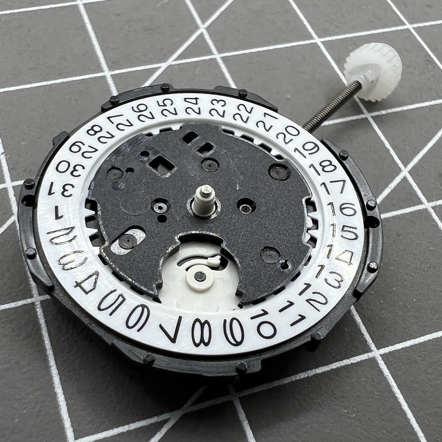 Sunon PE46 2 Zeiger mit Datum Uhren Quarzwerk Datum bei 3