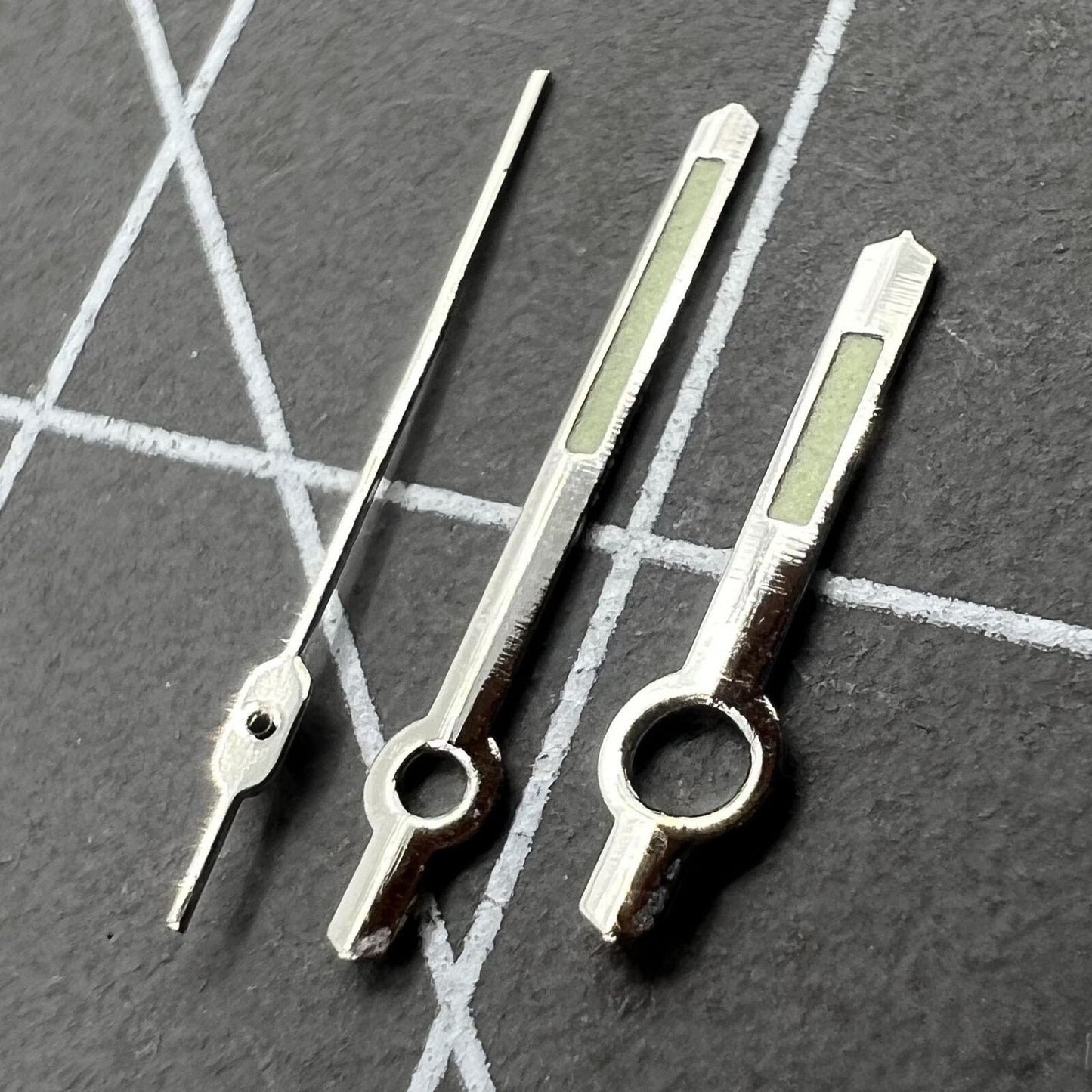 Aiguilles de montre vertes lumineuses argentées de 11 mm pour mouvement Orient 46941 46943