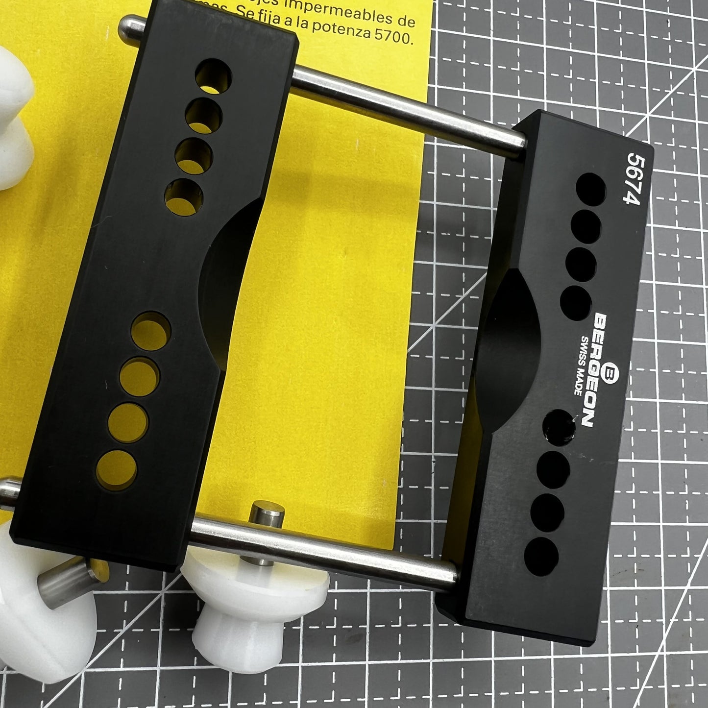 Bergeon Swiss 5674 Uhrengehäuse Halter Schraubstock Backen