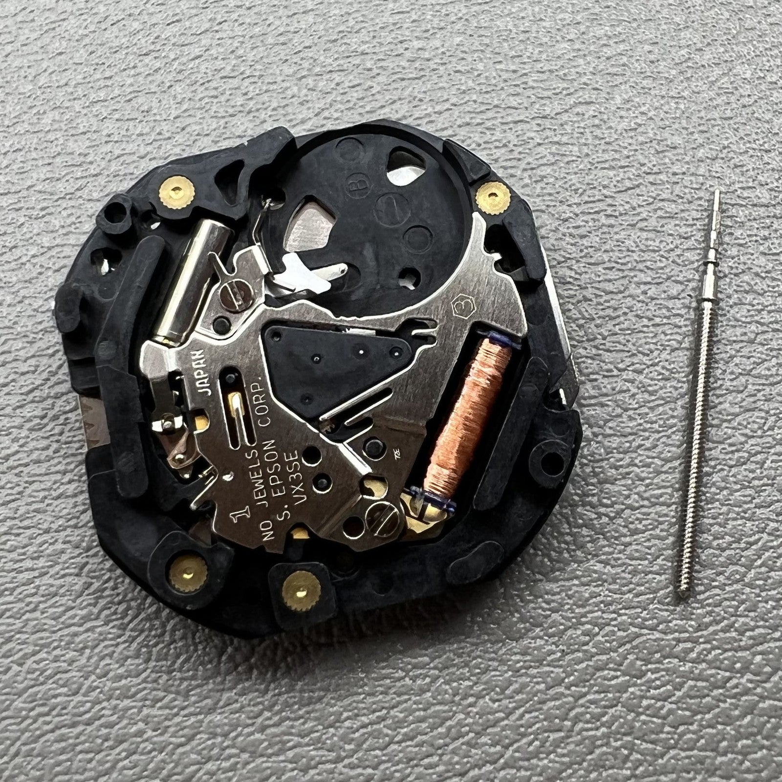 Japan Hattori Epson VX3SE quartz watch movement precision for reliable timekeeping in accessories