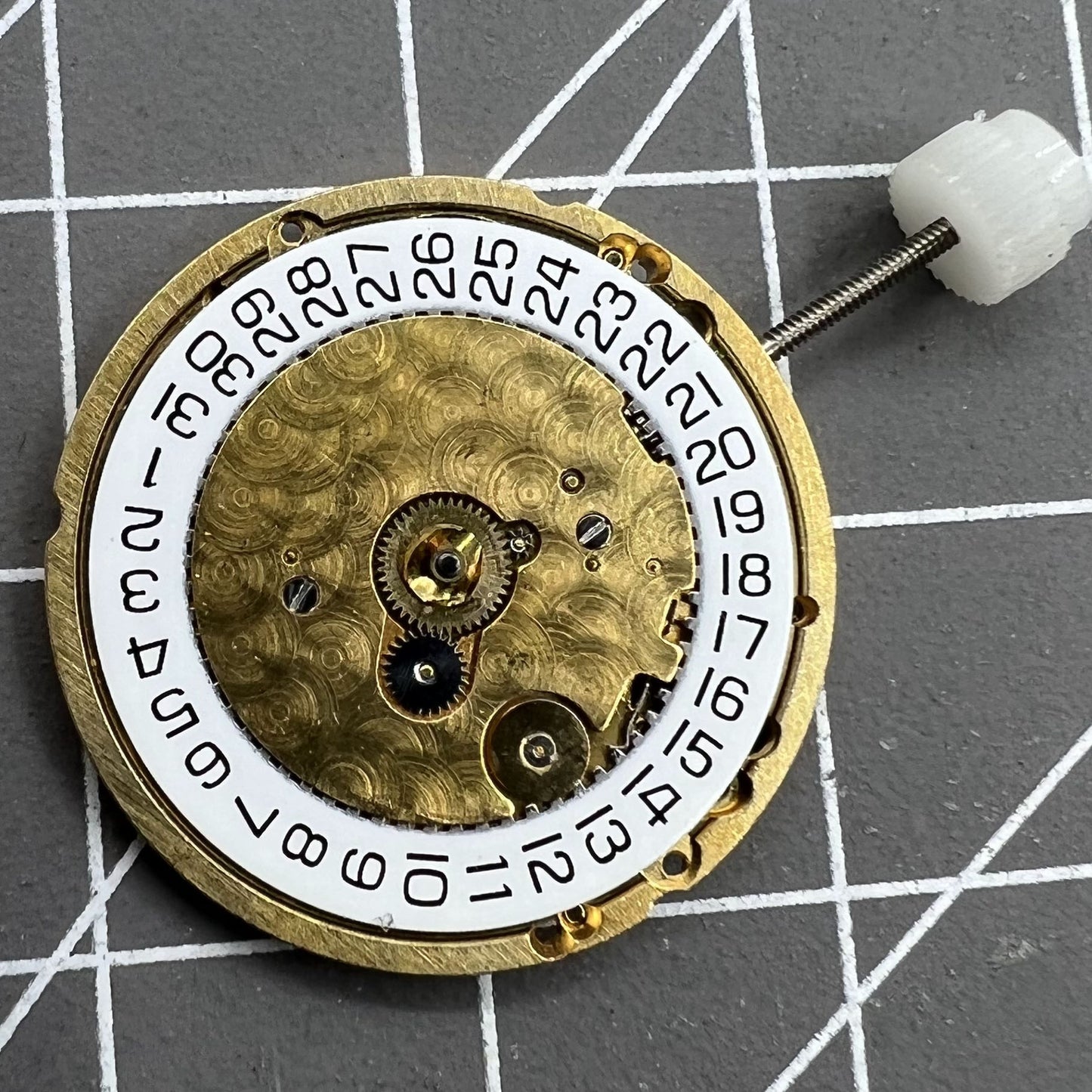ETA 210.011 Quarzwerk, Swiss Made, 2 Zeiger, Einzelkalender, Originalwerk