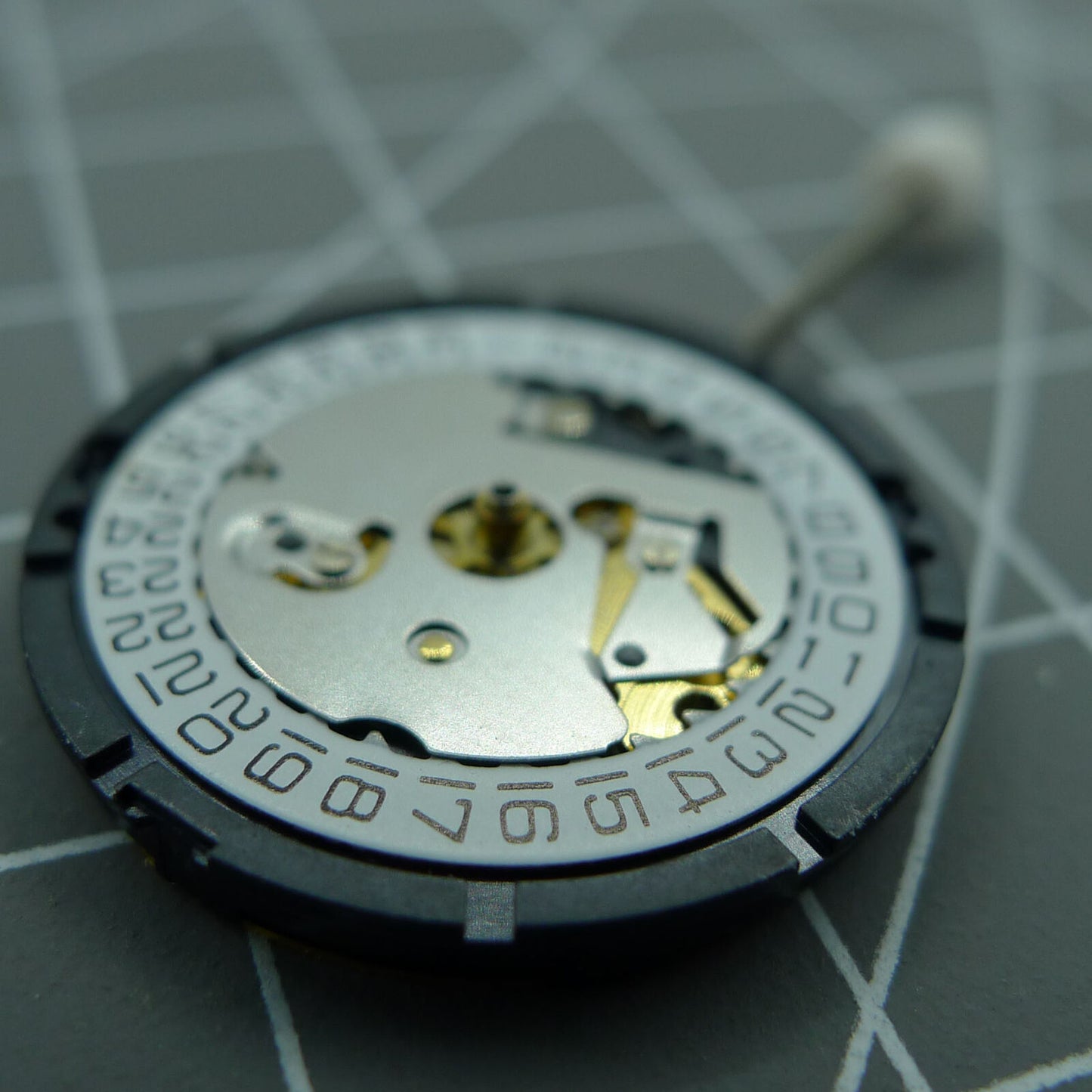 Schweizer Uhrwerk ISA 338, Quarzwerk, Uhren, 3 Zeiger, Datum bei 3