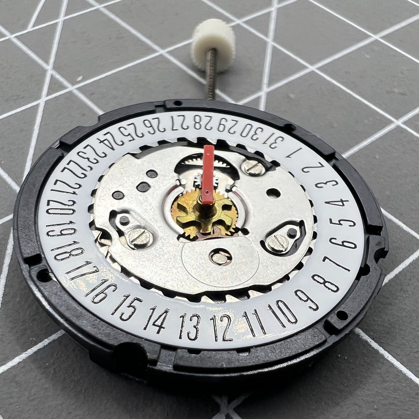ISA 307 Quarzuhrwerk, Datum bei 6, alter Lagerbestand, original, brandneu