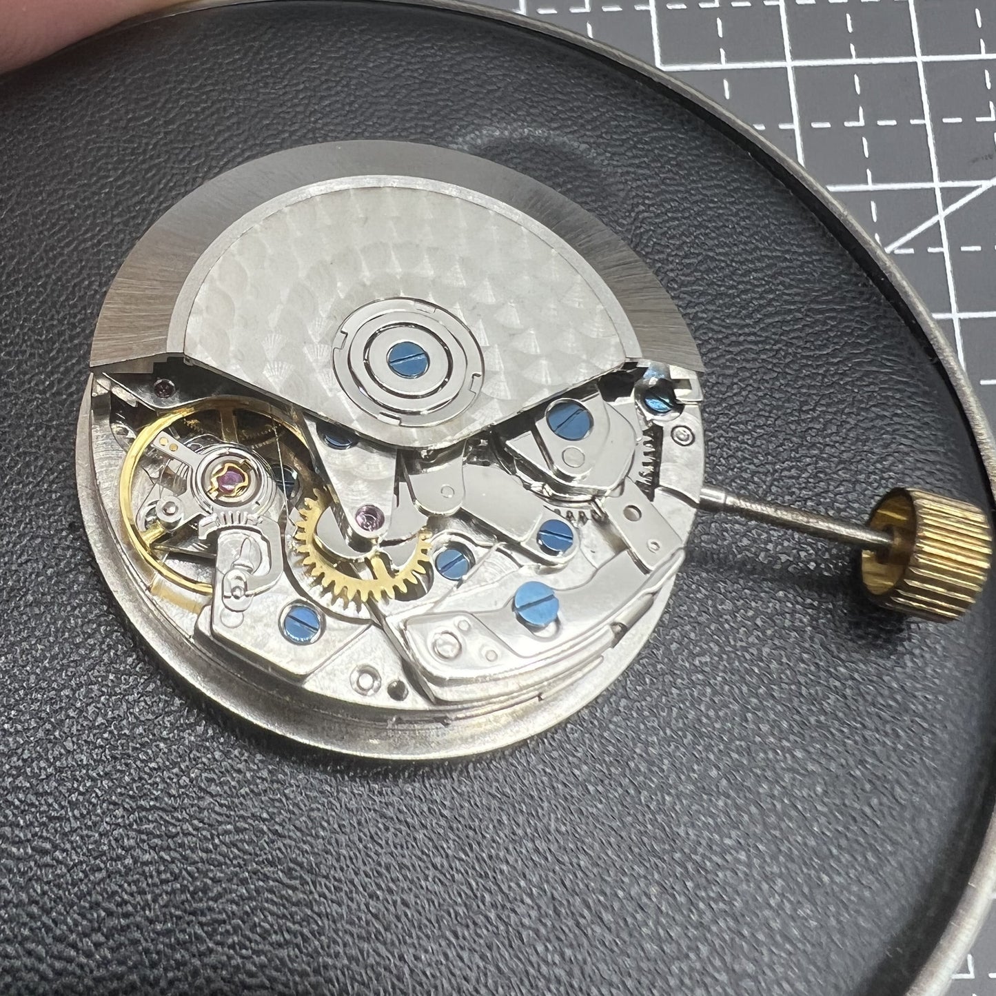 Schwarzes Dandong 7753 7750 Automatisches mechanisches Uhrwerk Kleine Sekunde@9