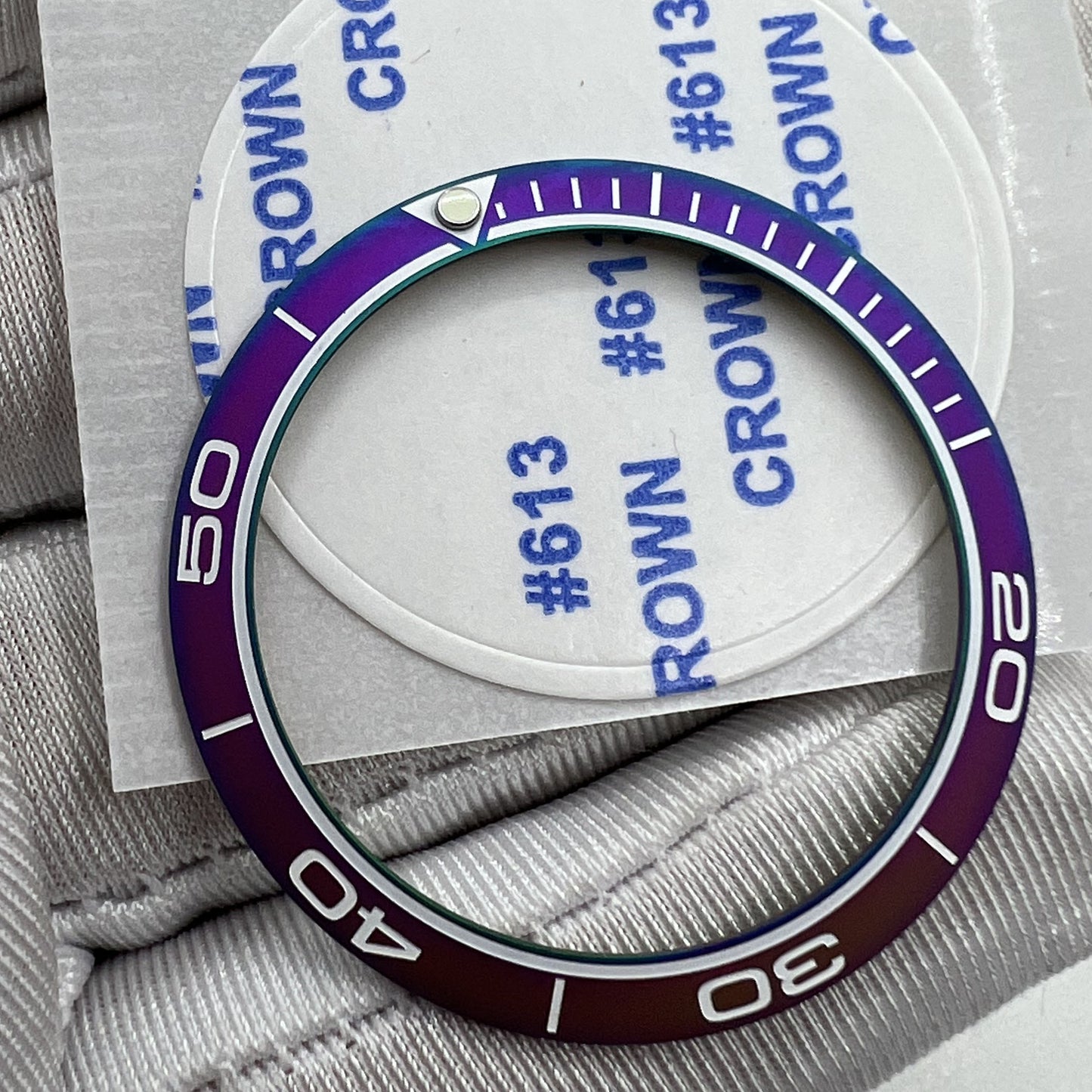 38 mm/30,5 mm Uhrenlünetteneinsatz, matt, Regenbogenblau, goldenes Aluminium-Uhrenteil