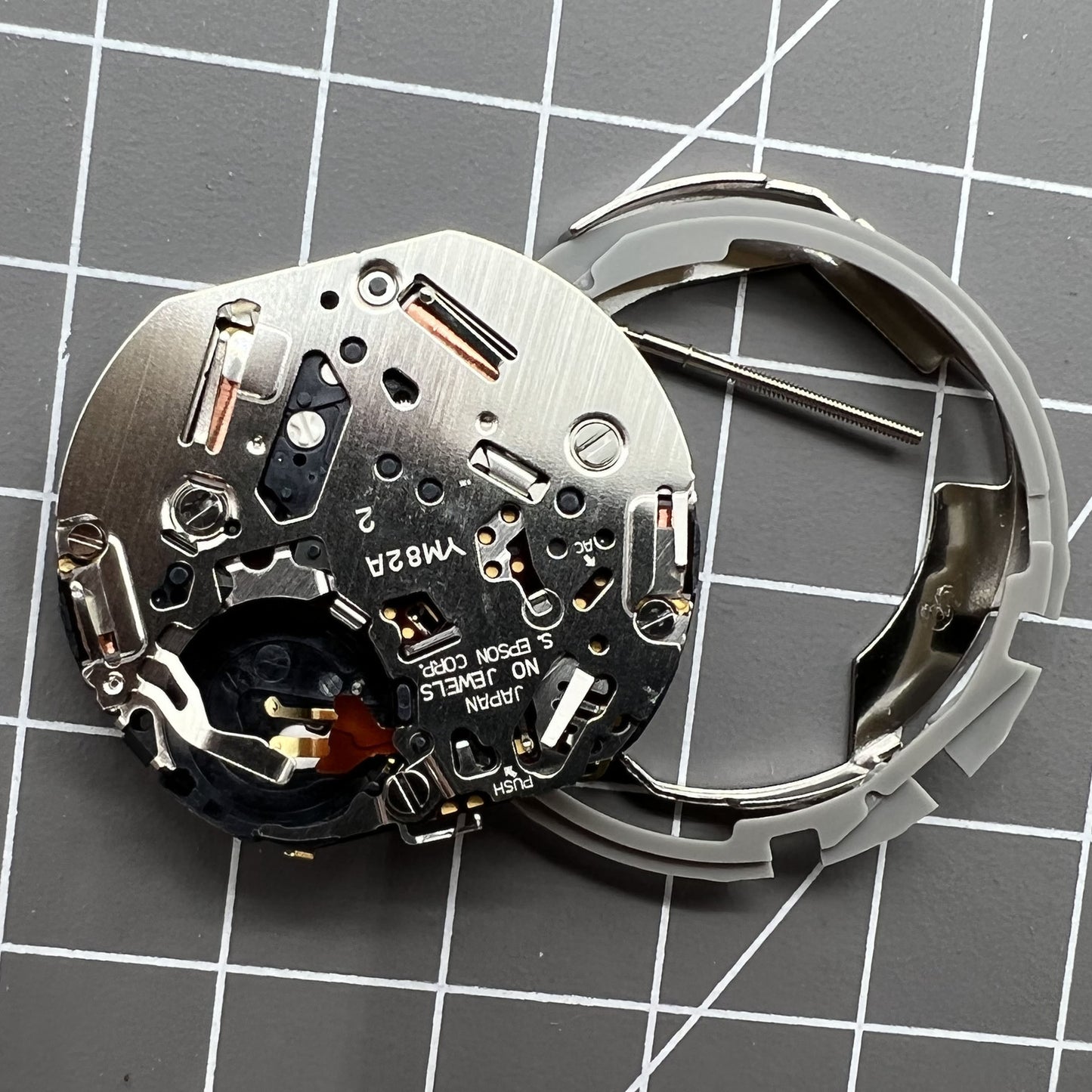 Montre Hattori Epson TMI YM82 YM82A à mouvement à quartz fabriquée au Japon