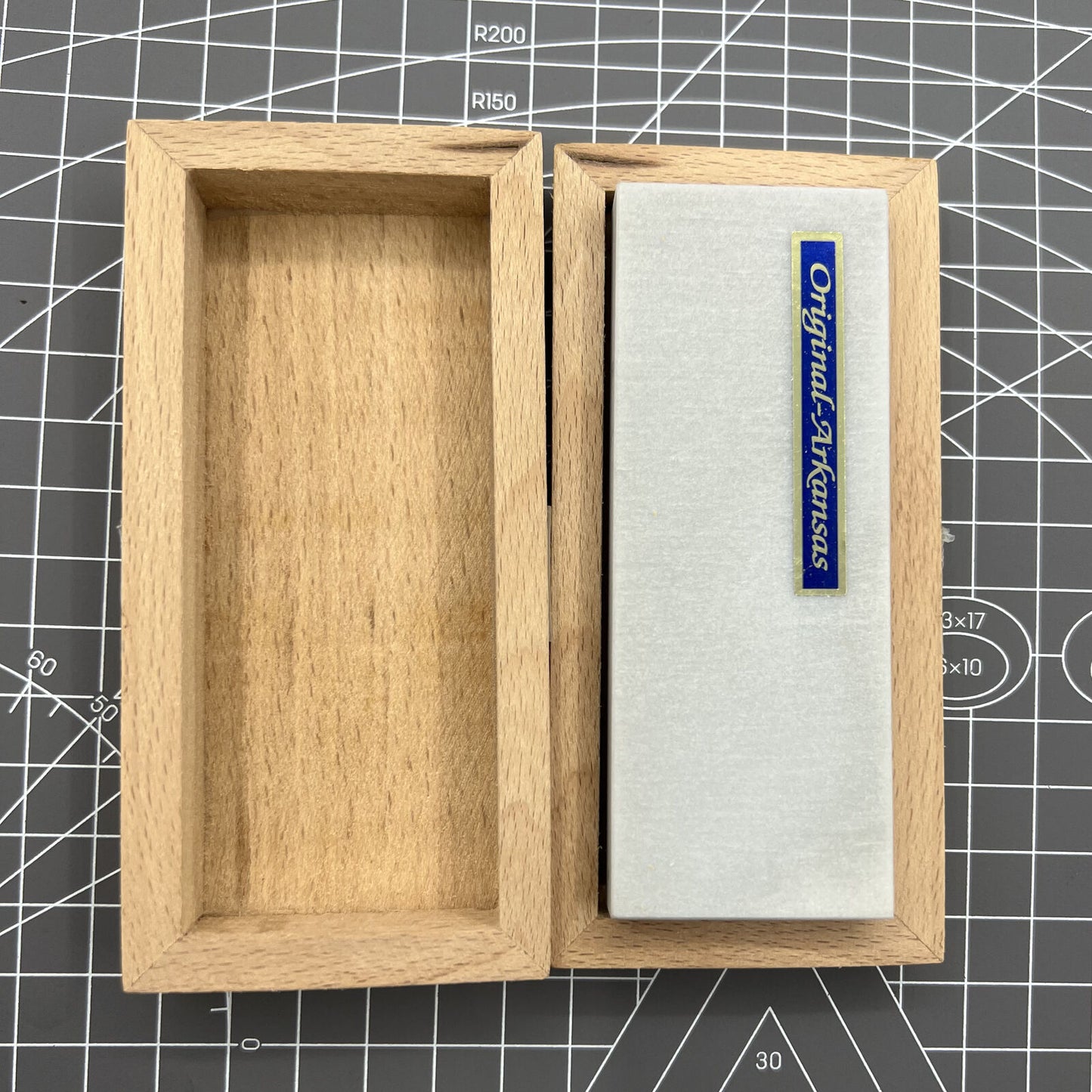 Outil suisse Horotec MSA16.051 Arkansas Stone, rectangulaire, dans un coffret en bois