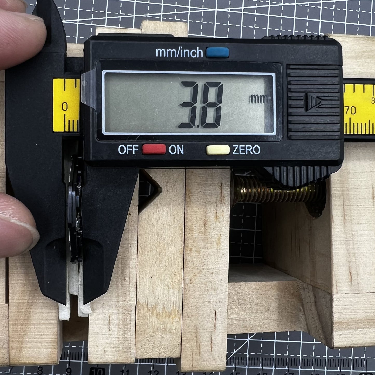 2 Stück Hattori VX42 VX42E Quarzwerk Goldenes Zifferblatt Tagposition 3 Uhr