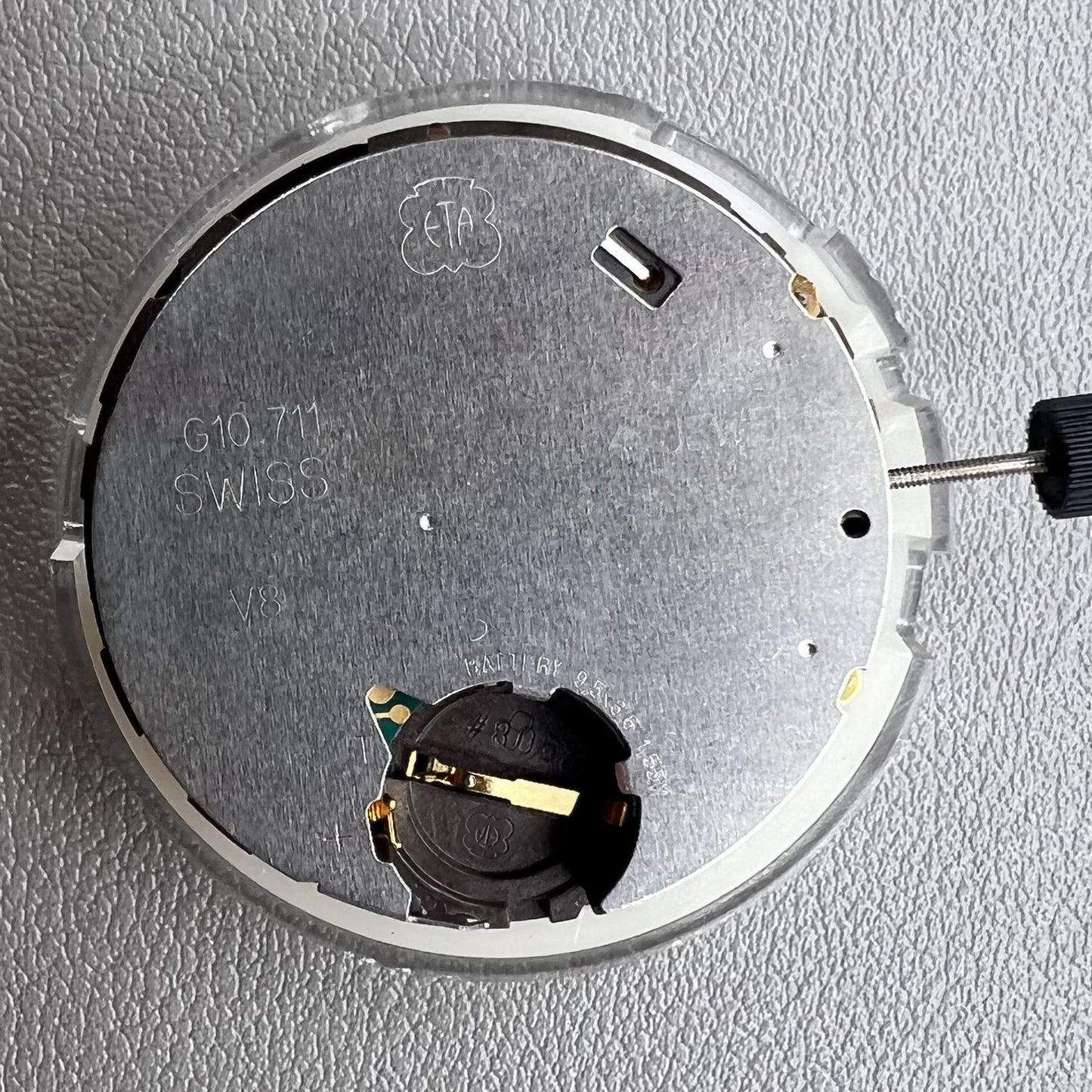 Schweizer ETA G10.712 Quarzuhrwerk mit drei Zeigern und Datumsanzeige, Ersatz f�r G10.711 Modelle