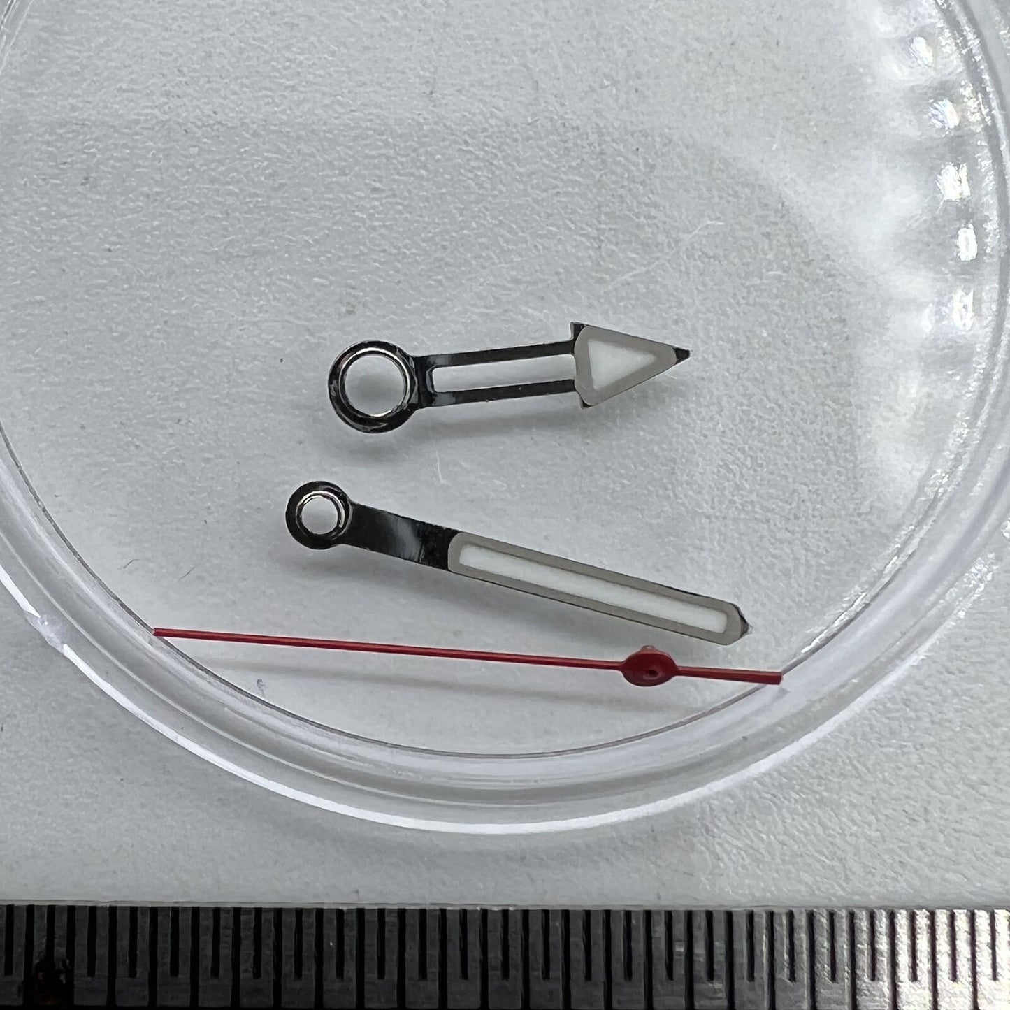 Green lume pointed arrow watch hands with silver trim for Miyota NH35/NH36/NH38 movements, brand-made.