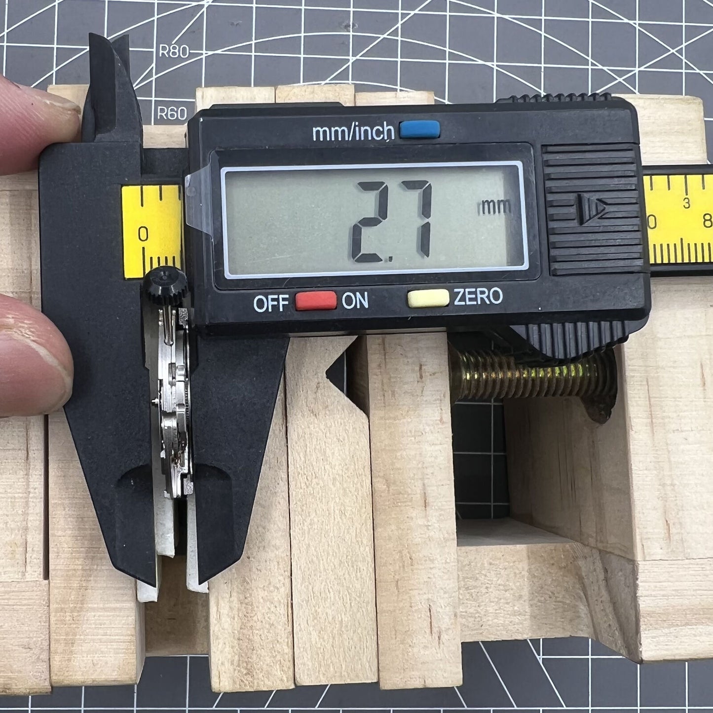 Miyota 9039 automatic watch movement, Japan-made, 3-hand precision mechanism by Miyota for watch accessories.