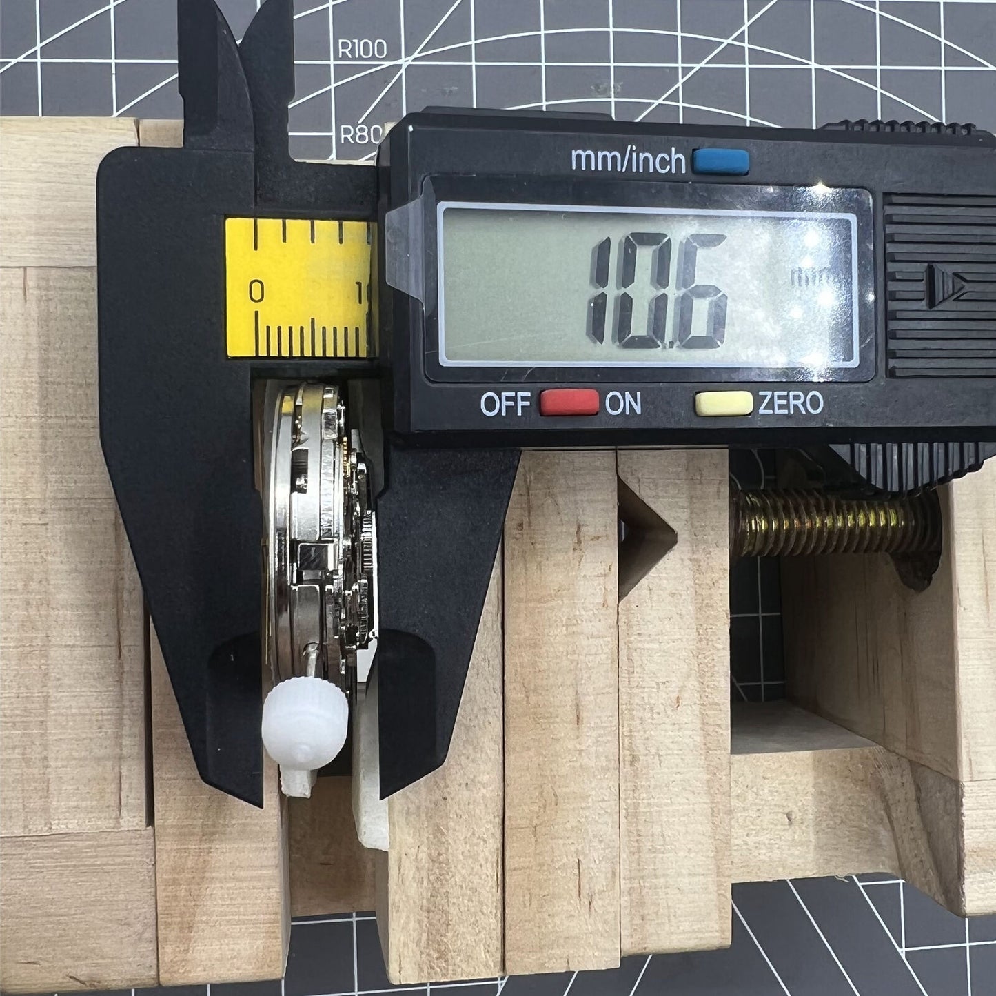 China Made 7750 automatic chronograph movement with day-date at 3 o?clock, precision watch accessory component.