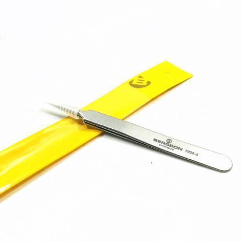 Bergeon 7026-5 antimagnetic tweezer with super fine points for precise hairspring handling.