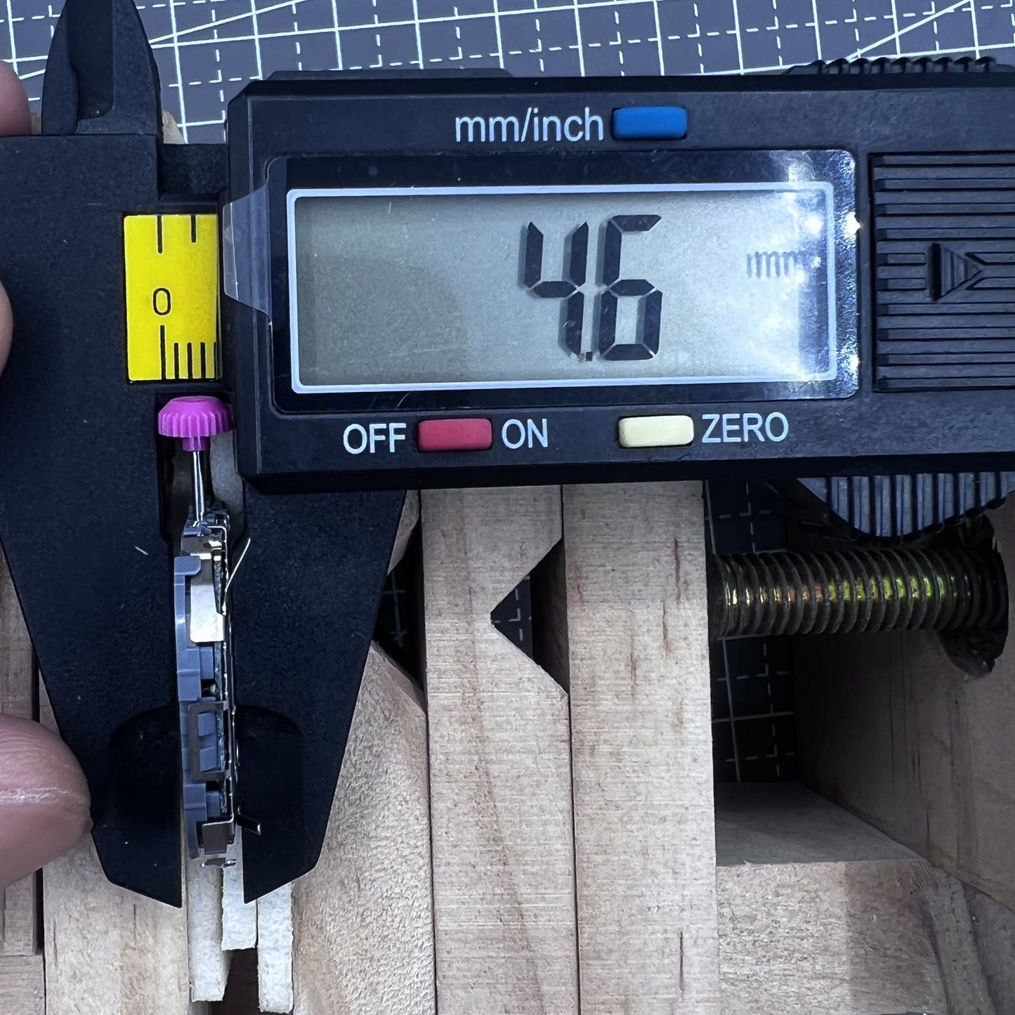 Japan Miyota T201 Quartz Movement with Display