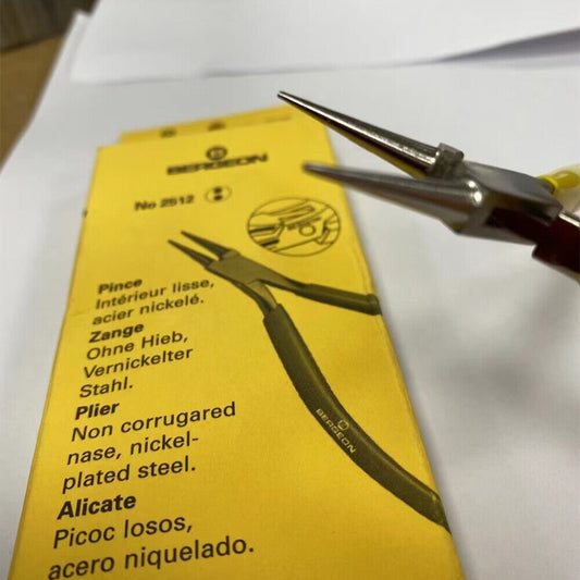 Bergeon 2512 smooth box jointed round nose pliers, 115mm, ideal for precision watch repair and jewelry making.