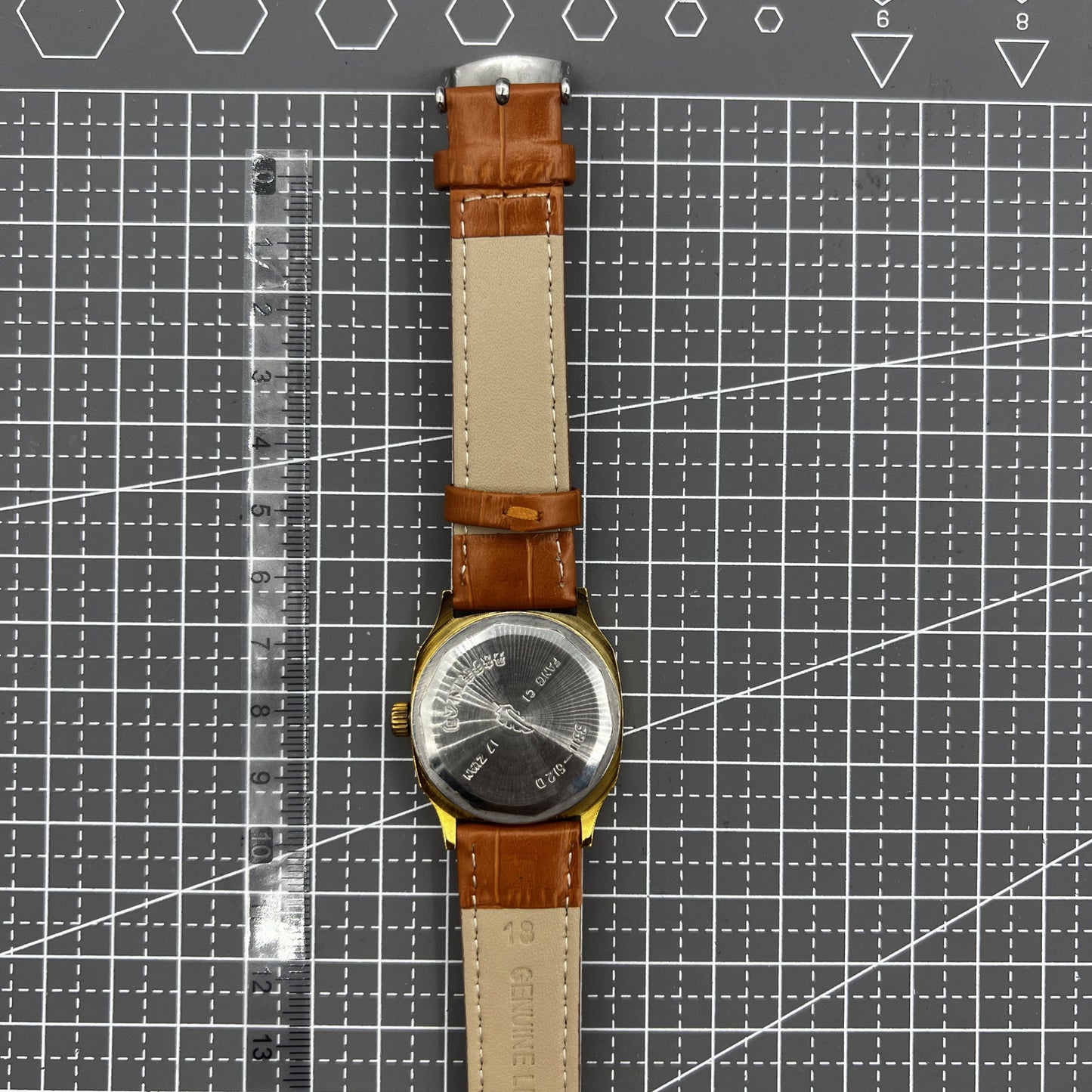 Dandong Manual Mechanical Watch 17 Jews Single Calendar Golden Dial
