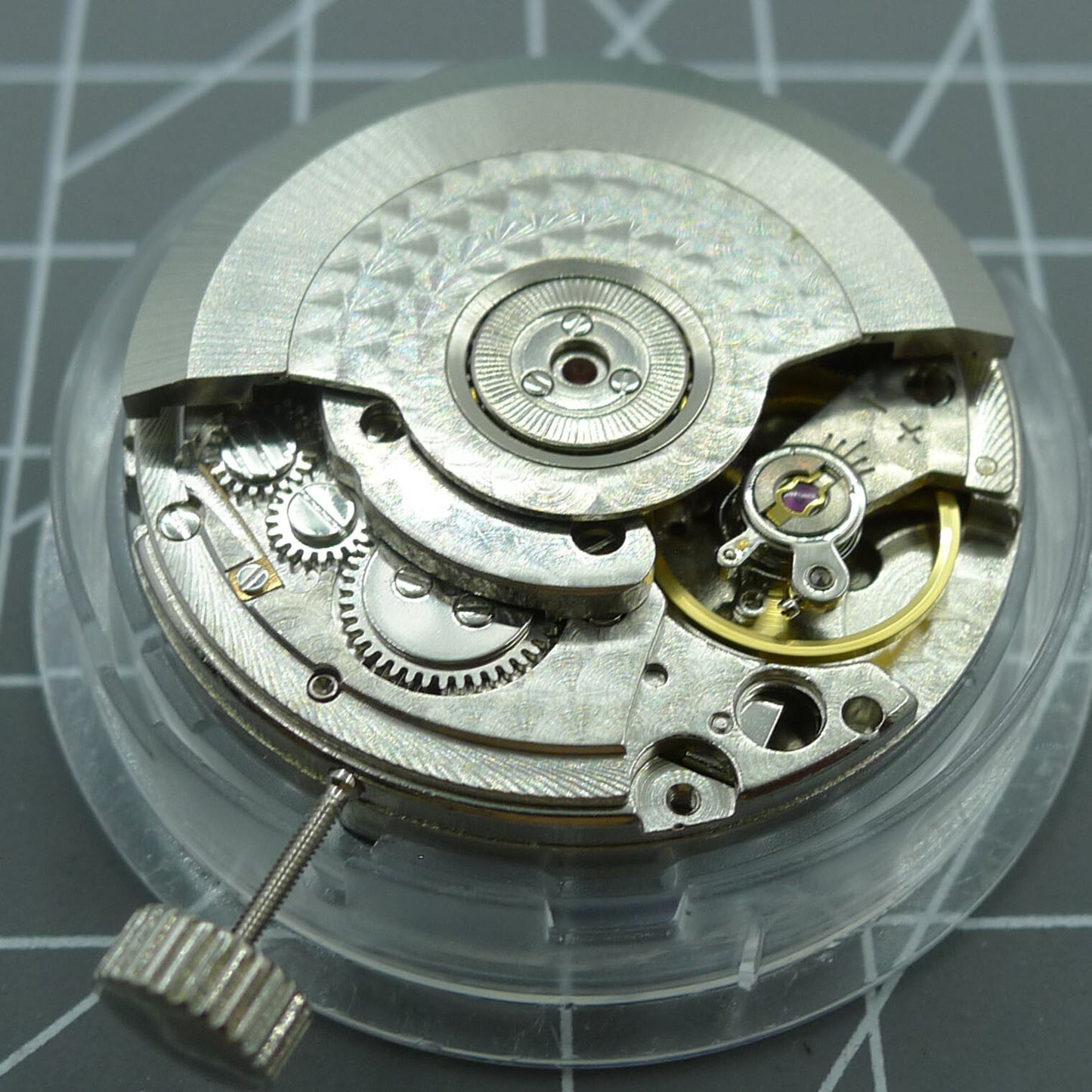 Black Seagull ST2555 automatic watch movement with 9H second hand, perlage finish, and big date display.