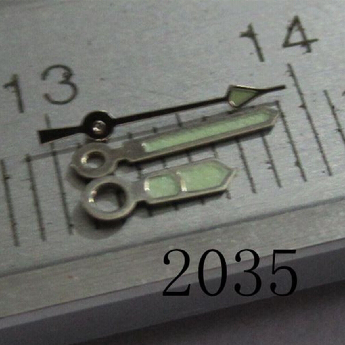 Aiguille de montre en forme de flèche avec finition argentée et luminescente verte pour Miyota 2035, 2115, 2105 et 2305
