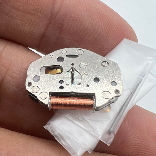 Miyota 2039 quartz movement with high pinion and watch stem for precise timekeeping.