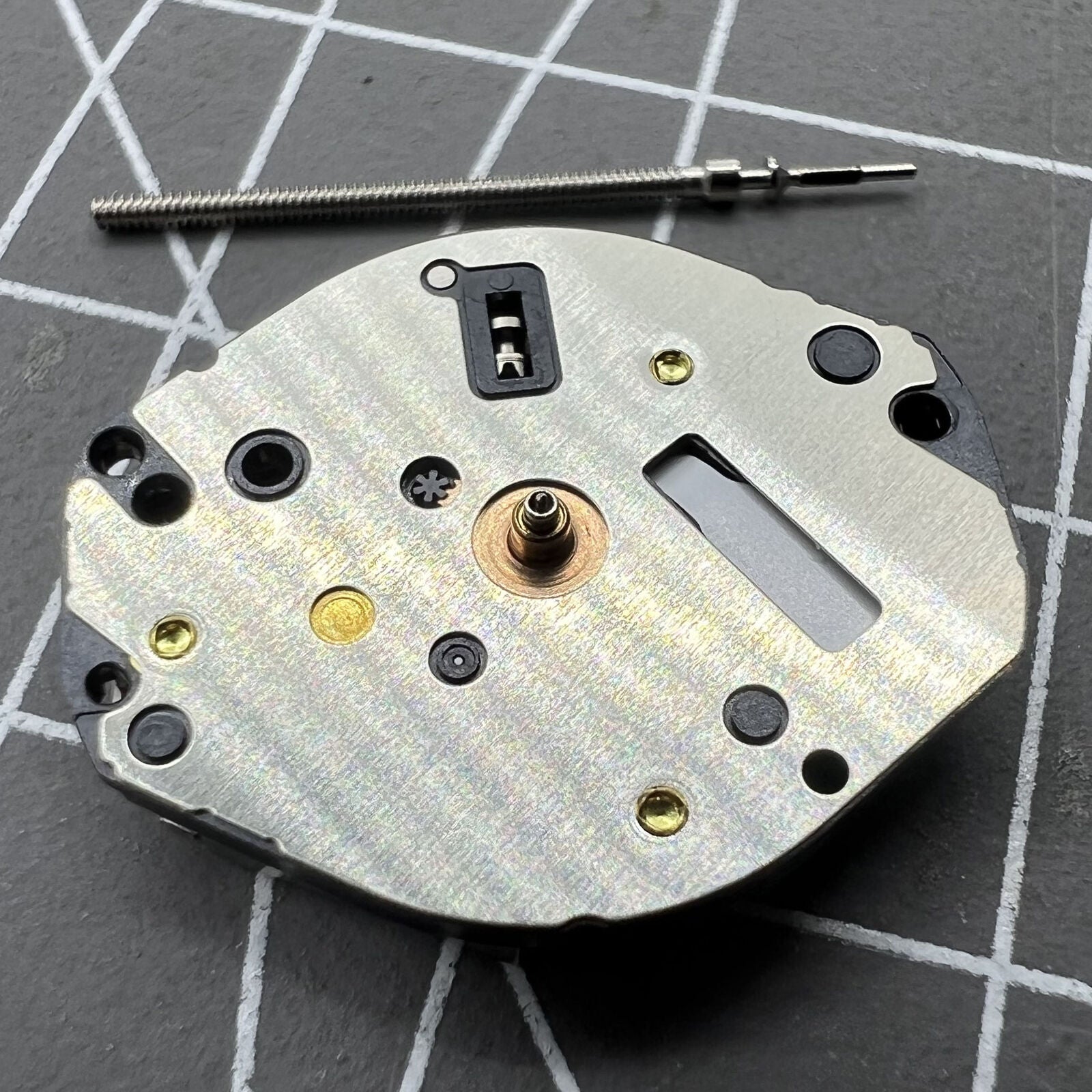 Hattori Epson AL21 quartz watch movement for precise timekeeping in watch accessories.