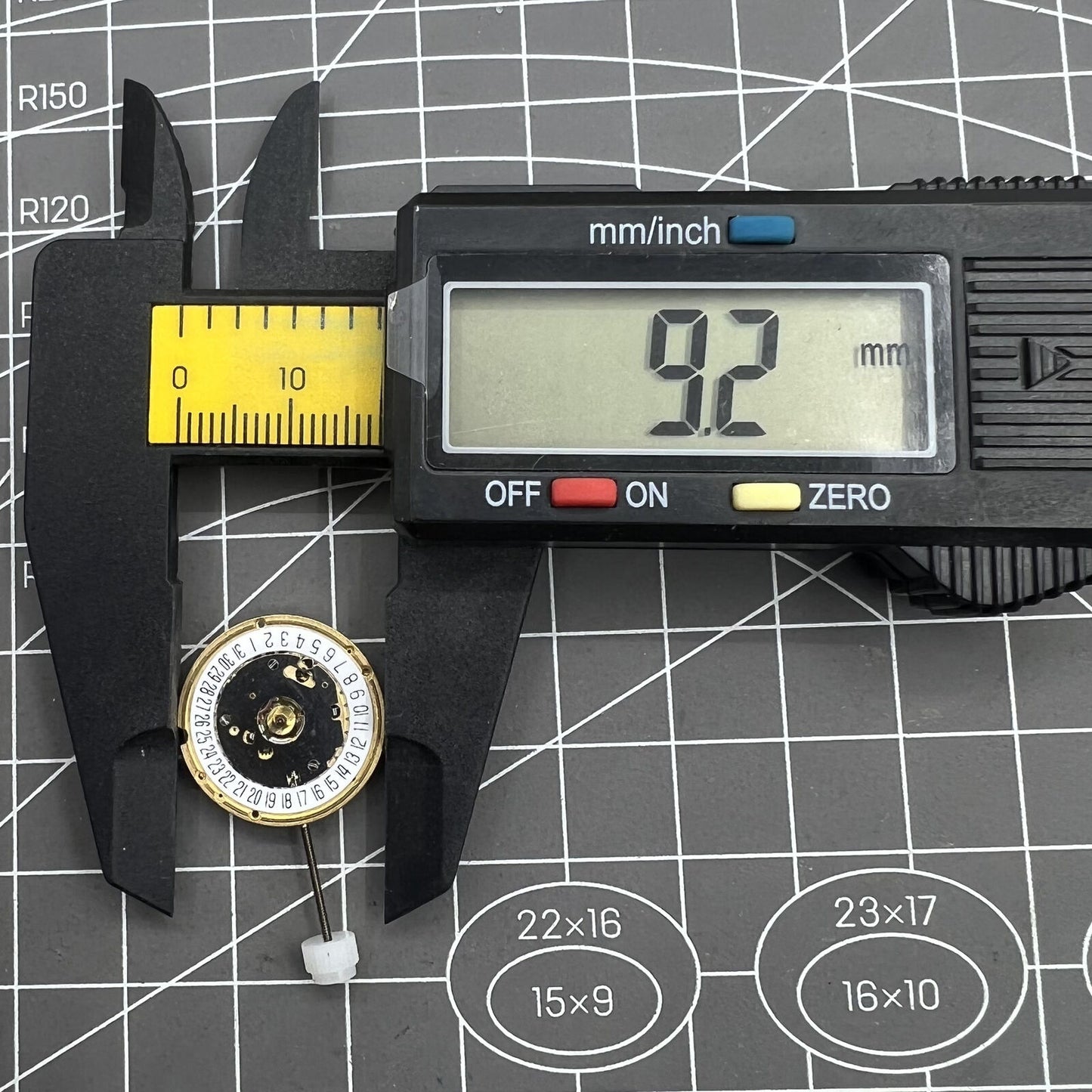 ETA E61.111 Watch Quartz 3 Hands Date At 6 Movement