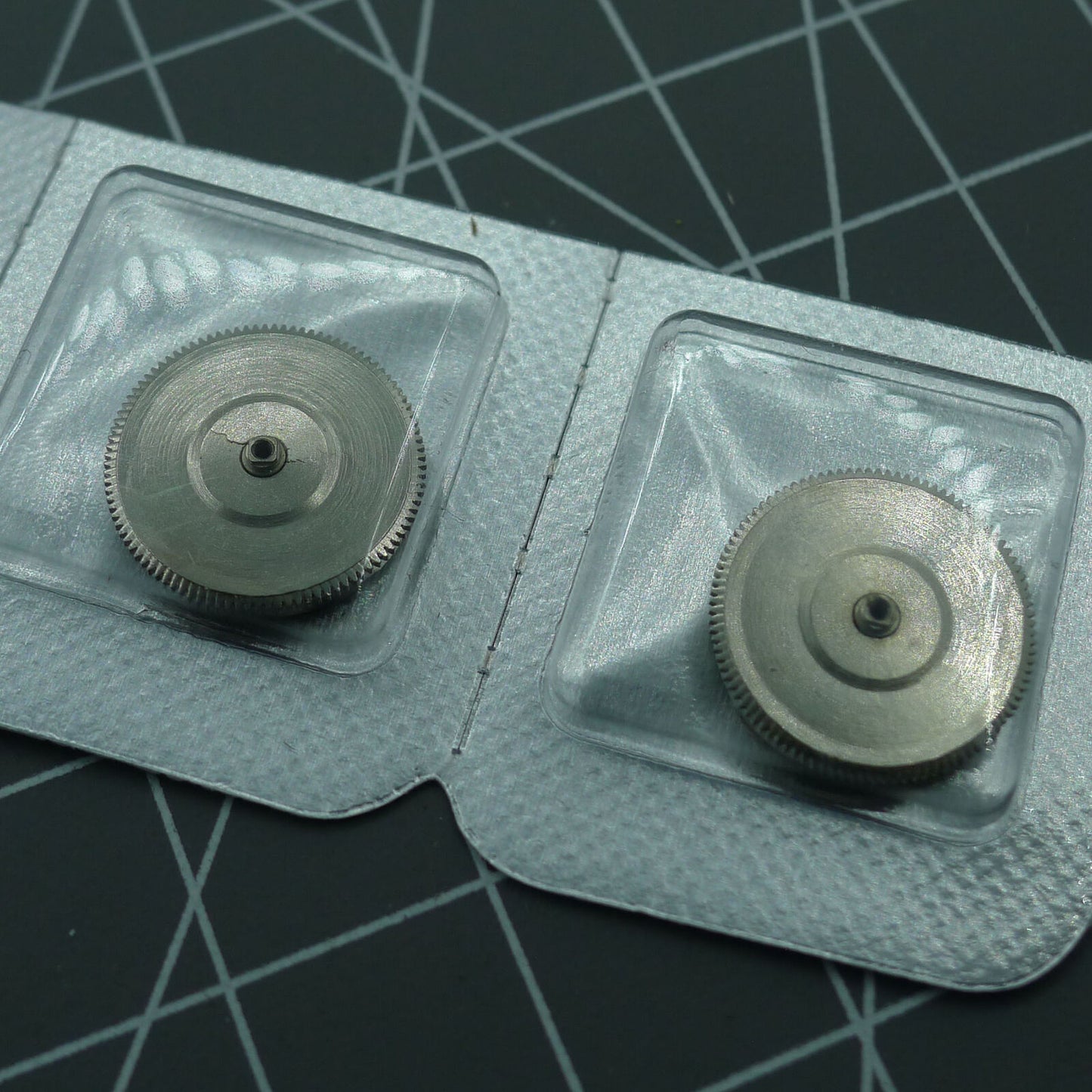 Watch part barrel with mainspring compatible with ETA2824 2836 movements, generic replacement for precision repairs.