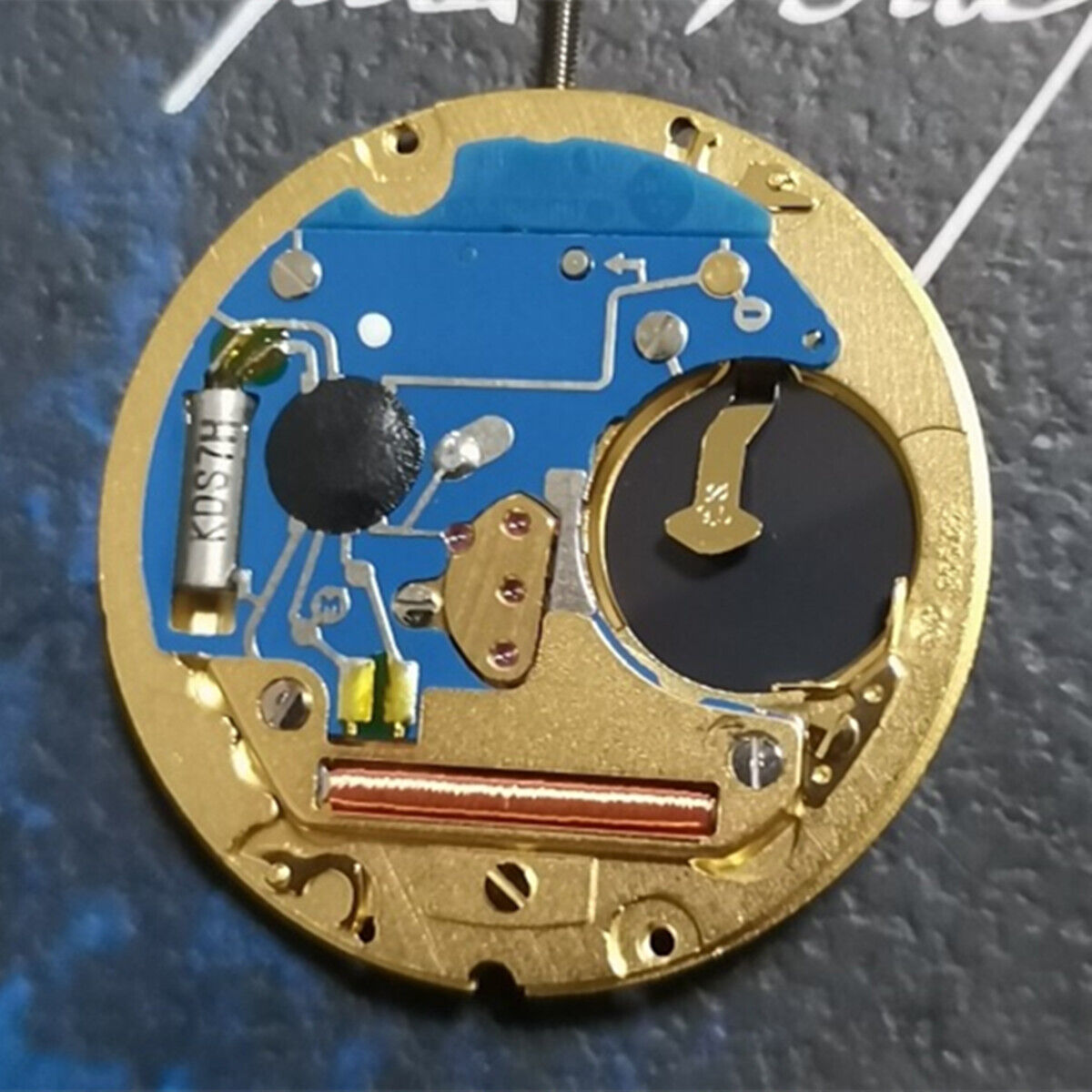 ETA 955.122 Swiss-made quartz watch movement with double calendar and three hands by ETA.