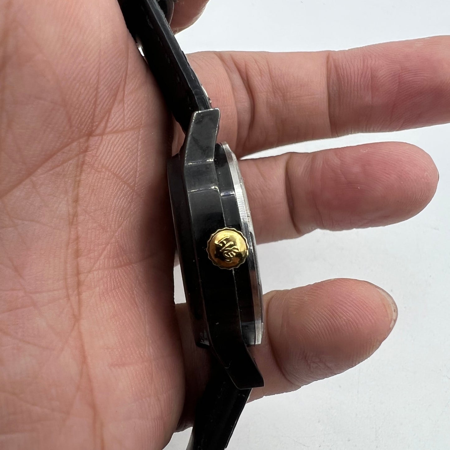 Shanghai Factory 34mm manual mechanical watch with black dial, 19 jewels, shock-resistant for daily wear.