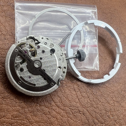 Genuine Miyota 8245 automatic mechanical movement with 2 hands and small second for precise timekeeping.