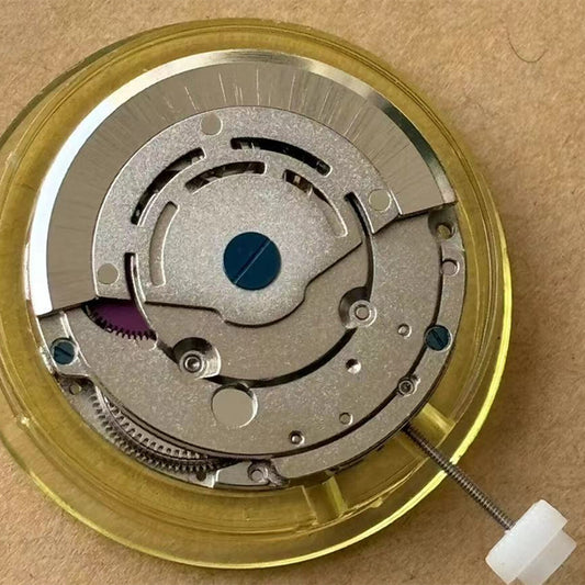 Mingzhu 2813 watch movement showcasing black GMT disk and single calendar at 3 o'clock