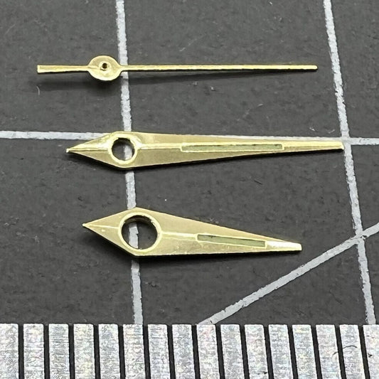 Golden Trim Lume arrow-shaped watch hands compatible with Miyota 8200 movement, enhancing timepiece precision.