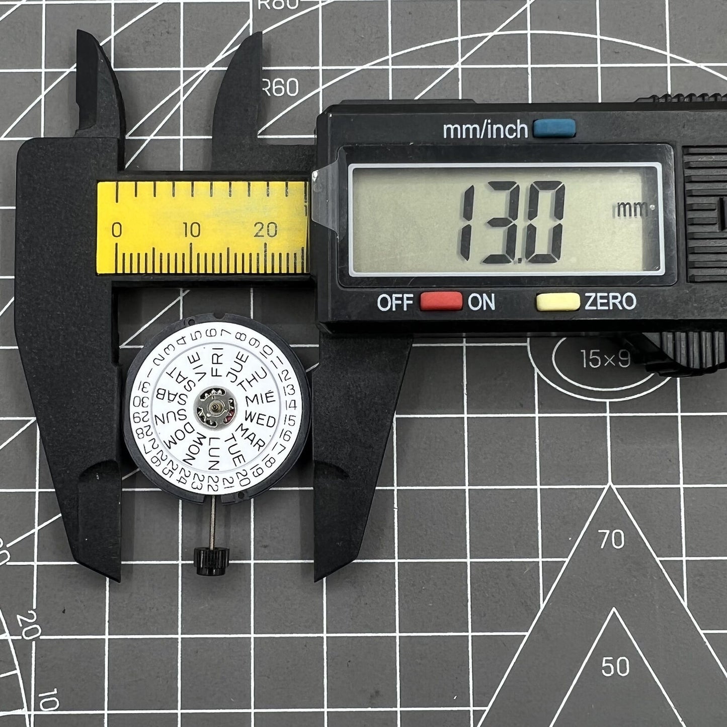 ETA 805.112 Quartz Movement 3 Hands Date At 3 Swiss Movement