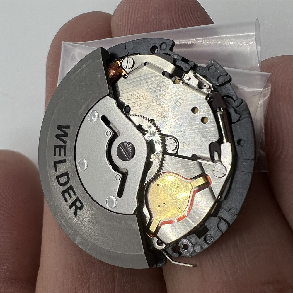 Seiko, Japan Made YT57, kinetisches Autoquarz-Uhrwerk, 3 Zeiger, Einzelkalender